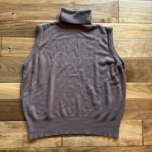 Vtg Designer Originals sleeveless turtleneck sweater.